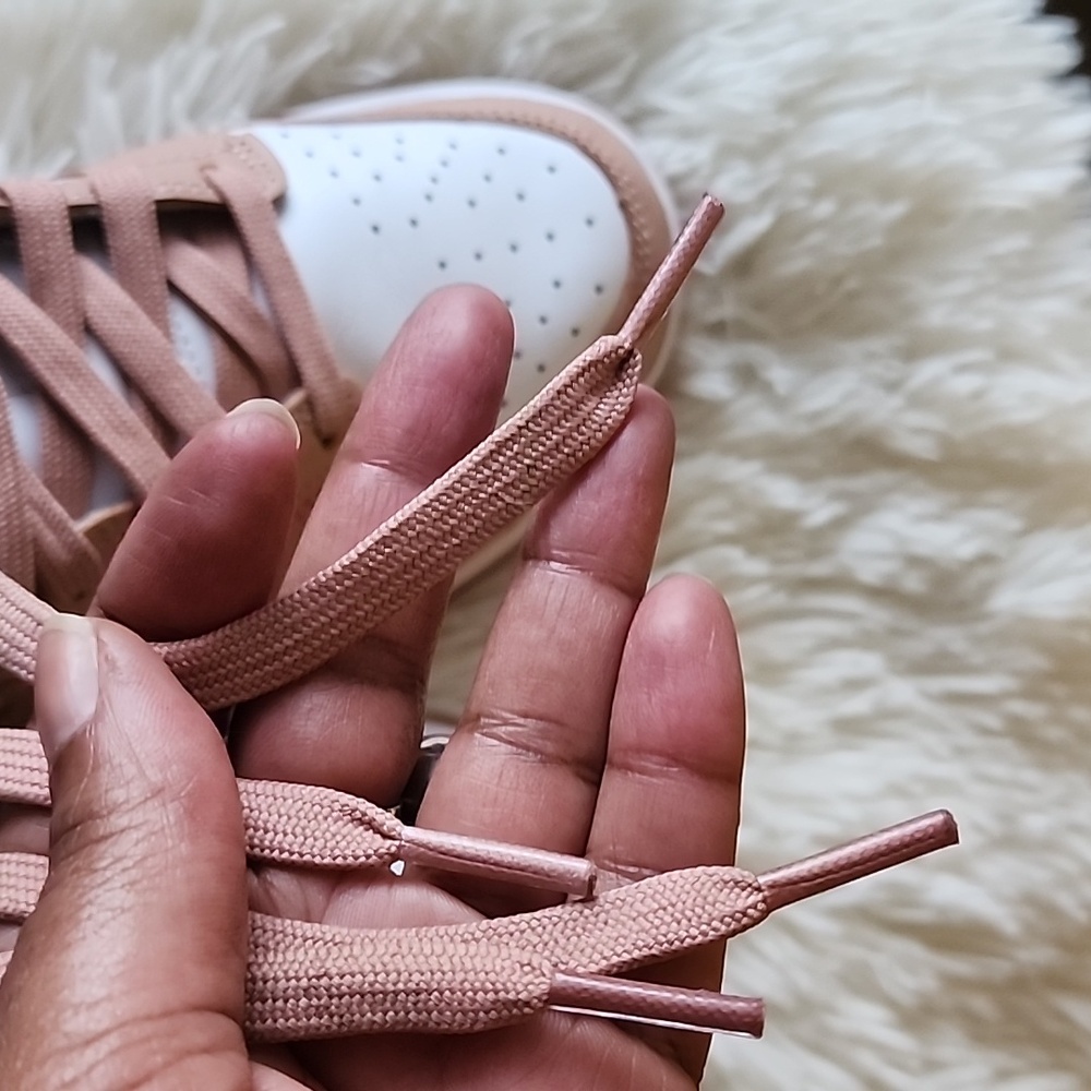 Nike Rose and White Dunks - Picture 9 of 9